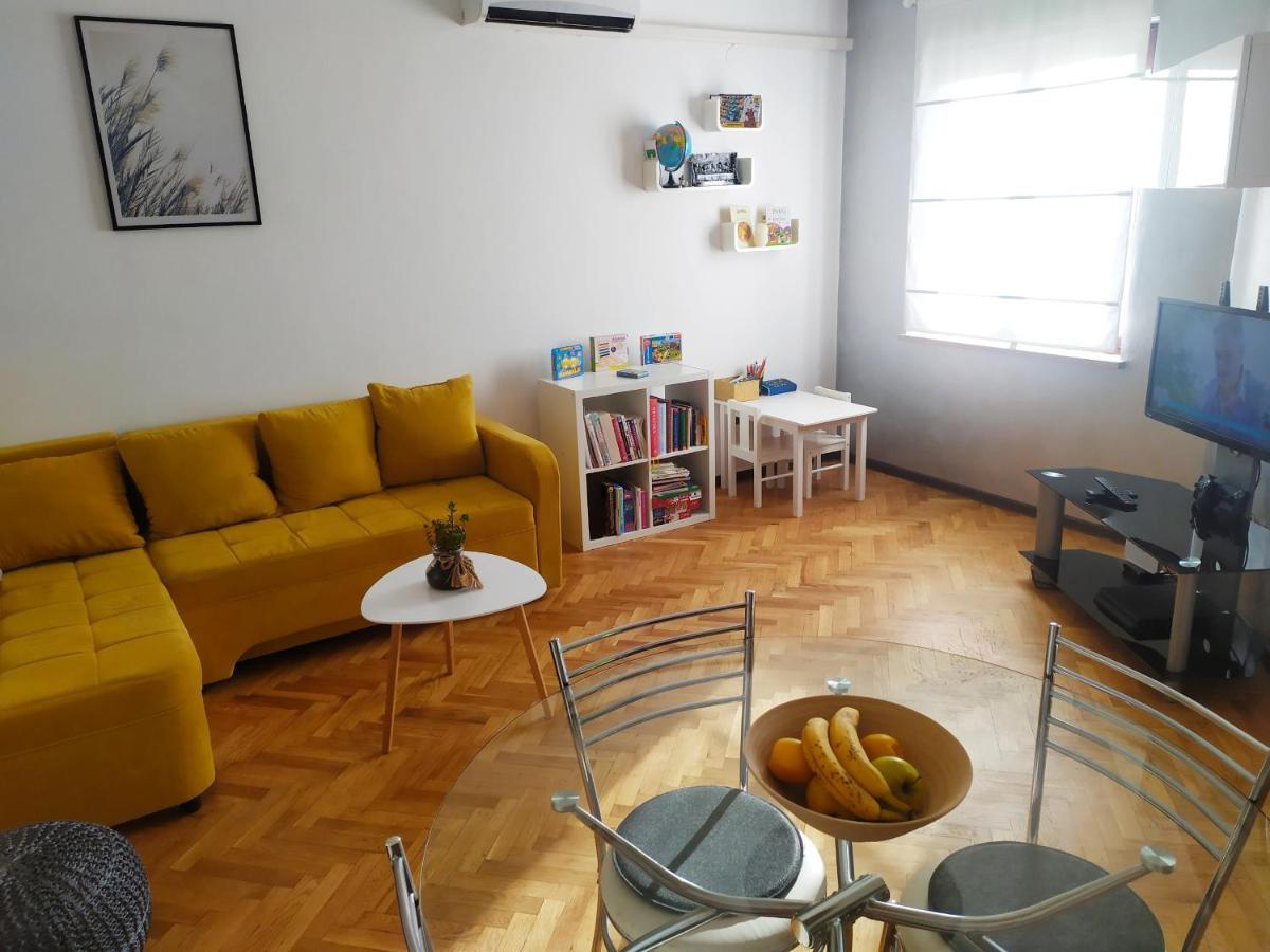 Superior Familiy Apartment Tina เวอร์ซาร์ ภายนอก รูปภาพ