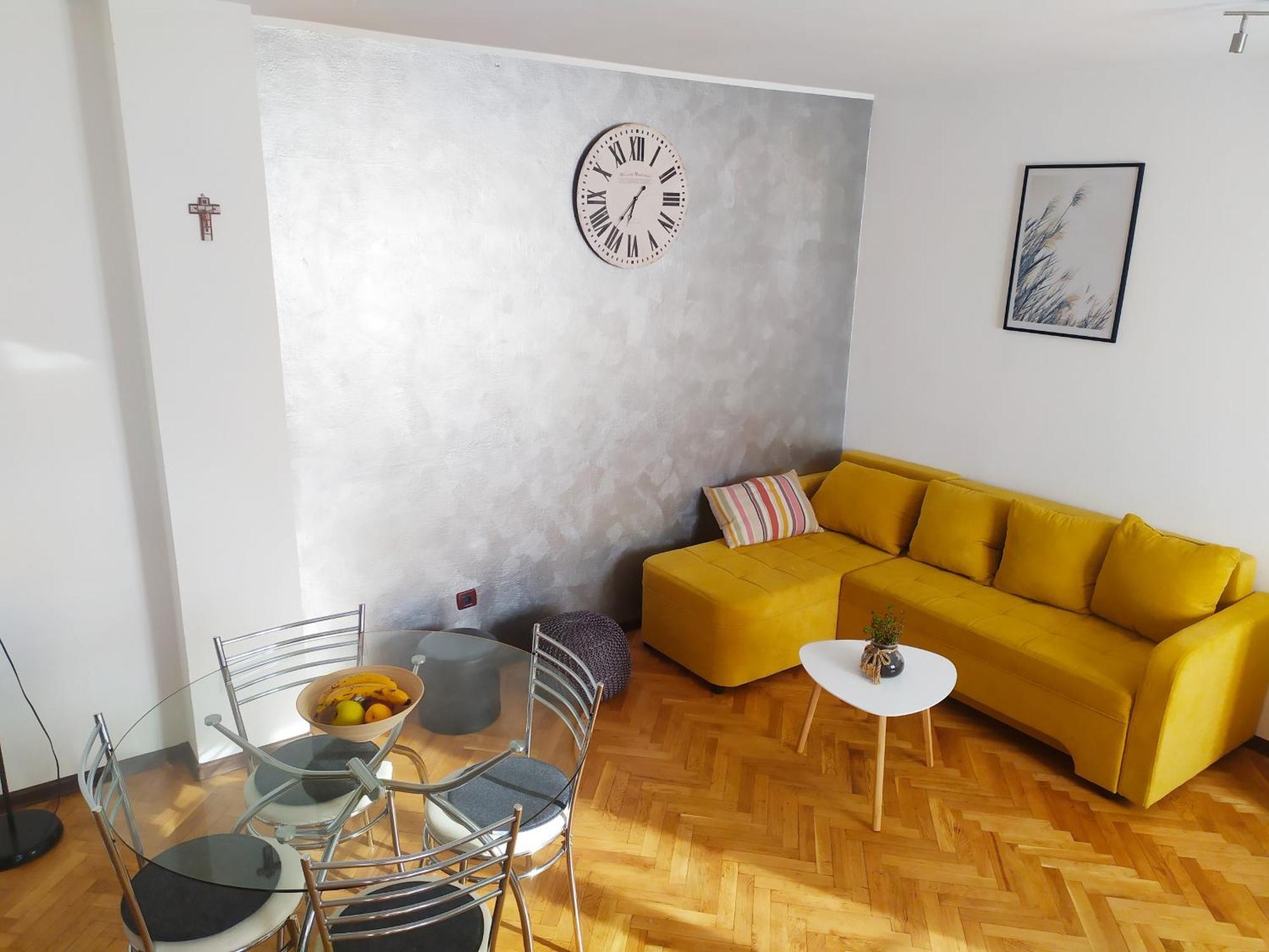 Superior Familiy Apartment Tina เวอร์ซาร์ ภายนอก รูปภาพ